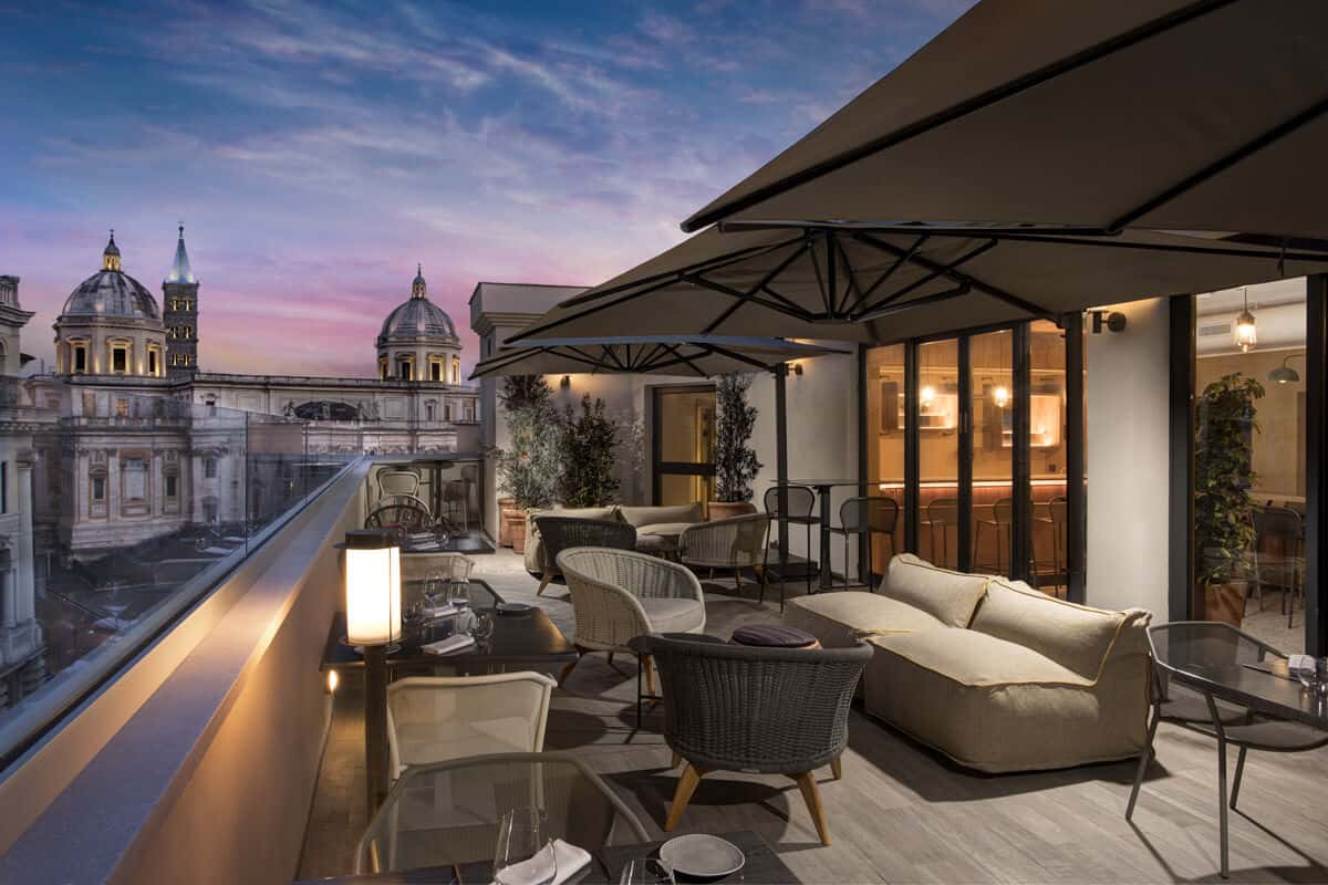 DoubleTree_Rome_Monti_Mùn_Rooftop_Bar_Night