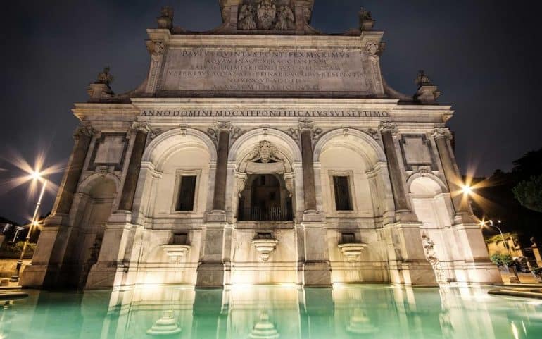 Fontana dell'Acqua Paola at night