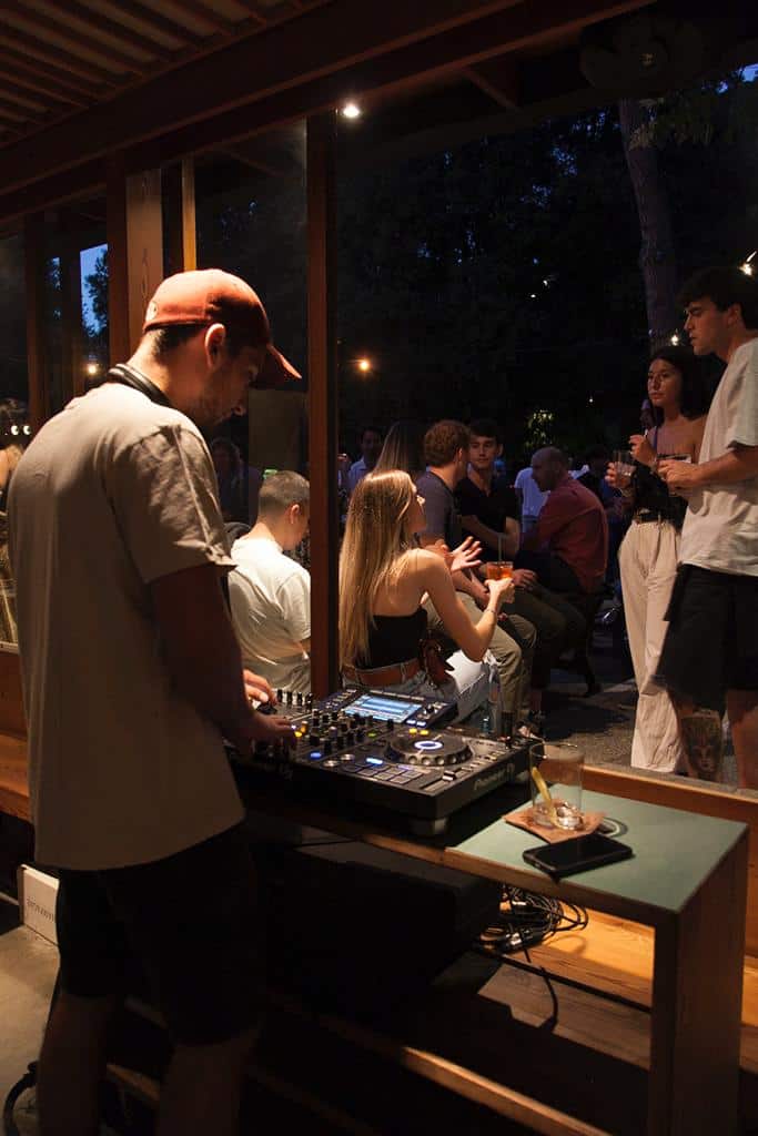 party at tree bar rome