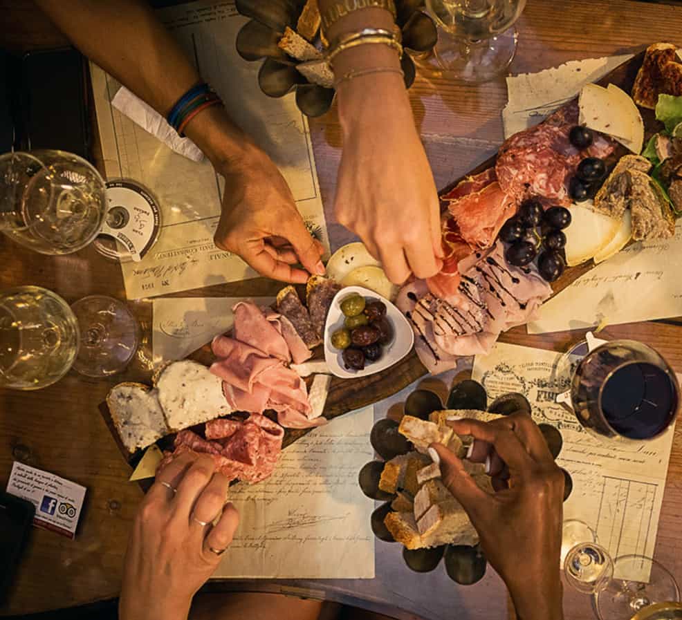 The Ultimate Guide to Rome’s Trastevere Neighbourhood. Best restaurants, bars and things to do in Trastevere.