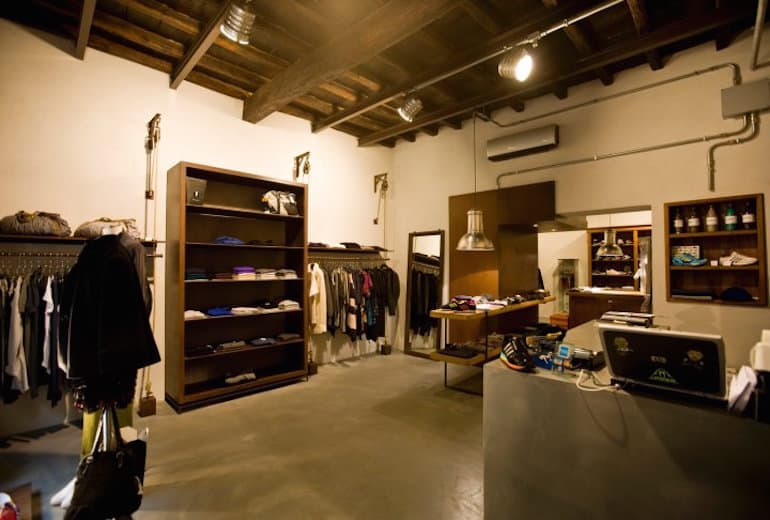 The Ultimate Guide to Rome’s Trastevere Neighbourhood. Best restaurants, bars and things to do in Trastevere.