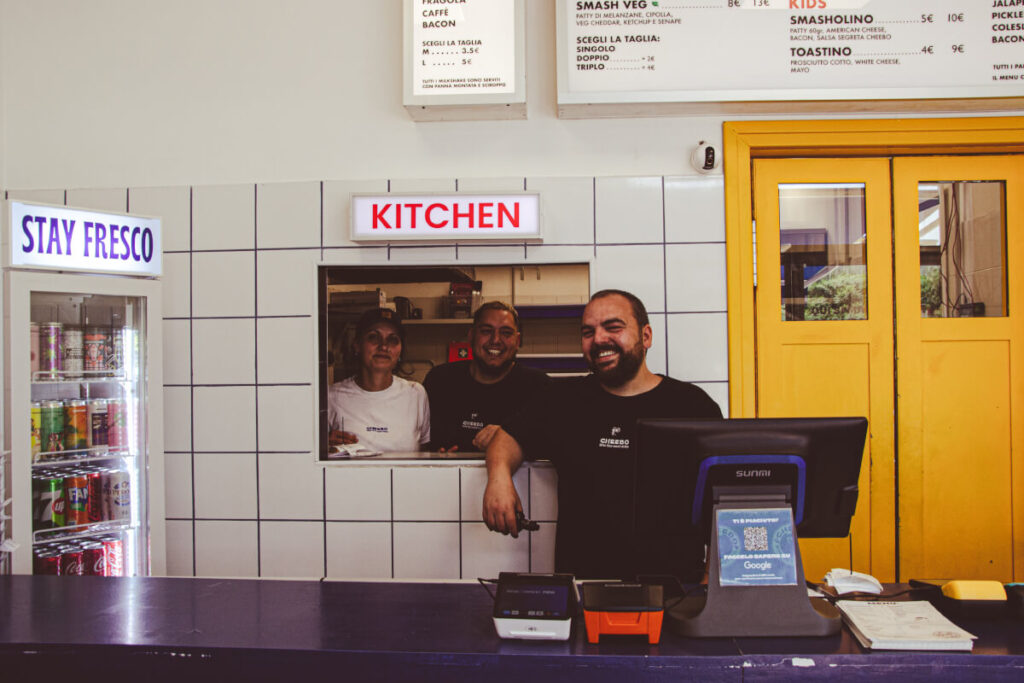 Cheebo: smashburgers e comfort food contemporaneo nel quartiere Est di Roma