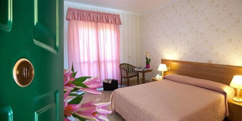 Our guide to hotels and accommodation options near or even inside Rome's main airports, Fiumicino and Ciampino.