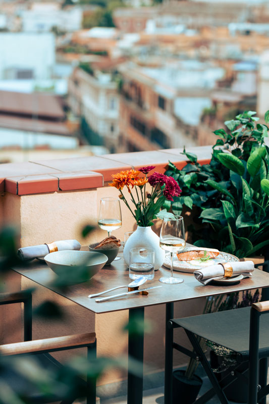 Masa rooftop Un viaggio tra sapori mediterranei e mediorientali con vista sulla Basilica di Santa Maria Maggiore