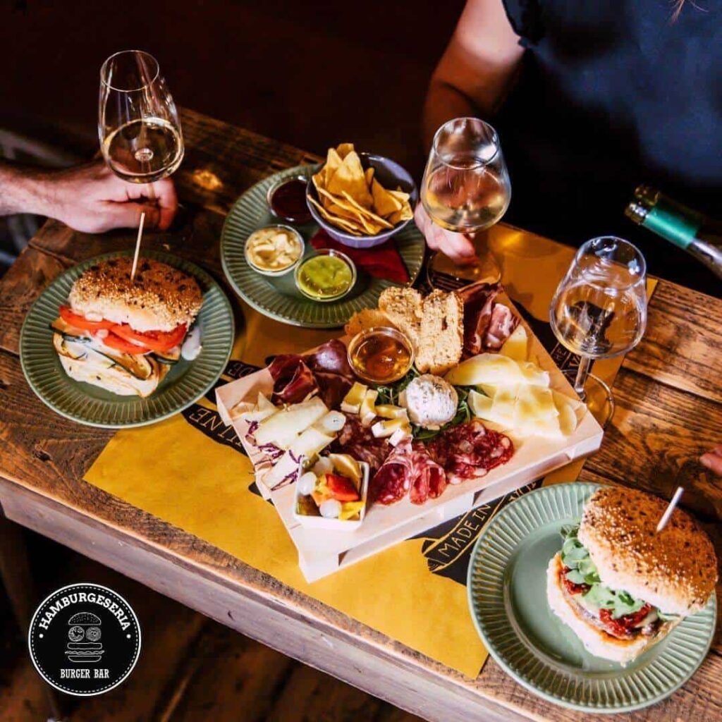 hamburgeseria burger bar