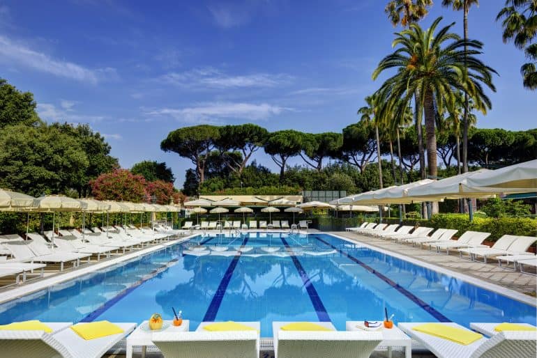 parco dei principi swimming pool