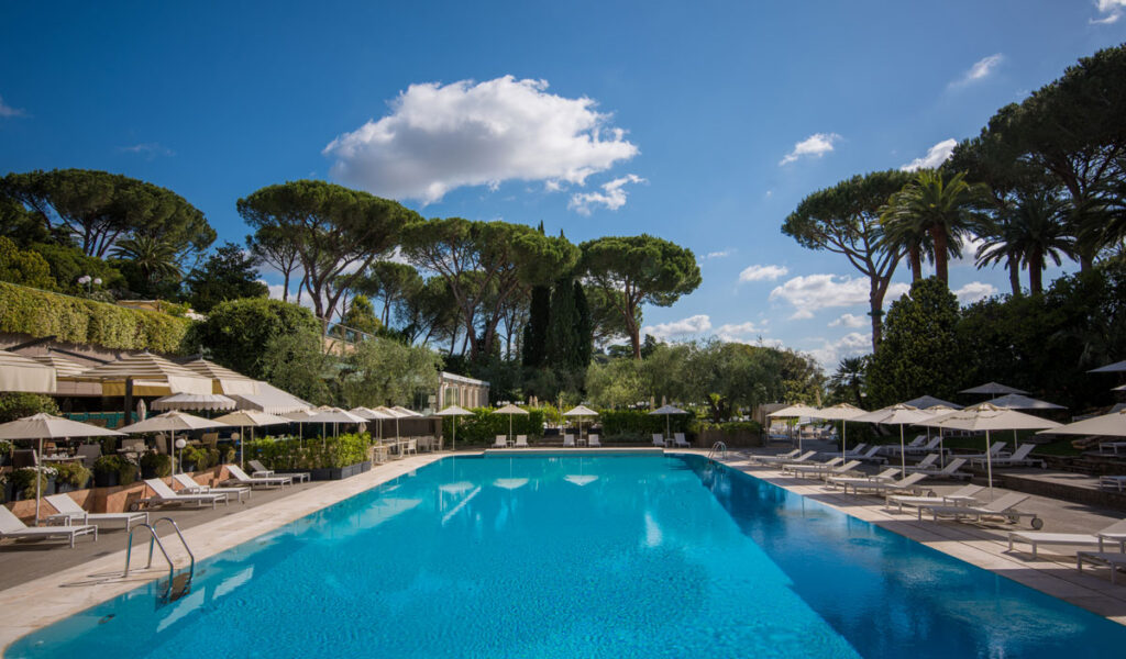 rome-cavalieri-grand-spa-outdoor-pool
