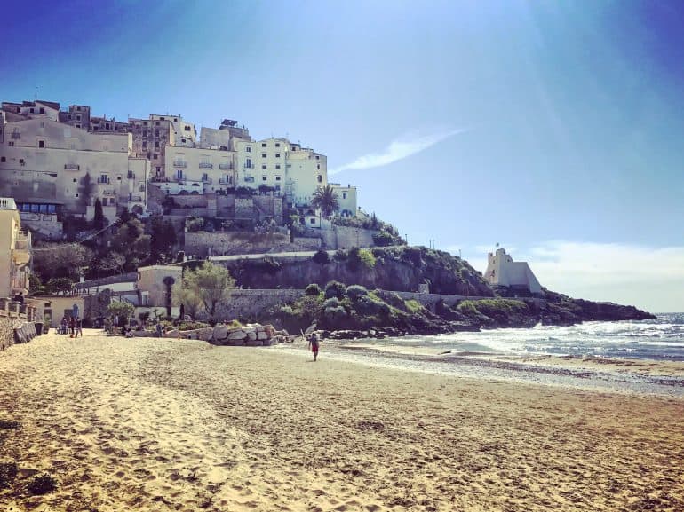 best beaches near rome: sperlonga