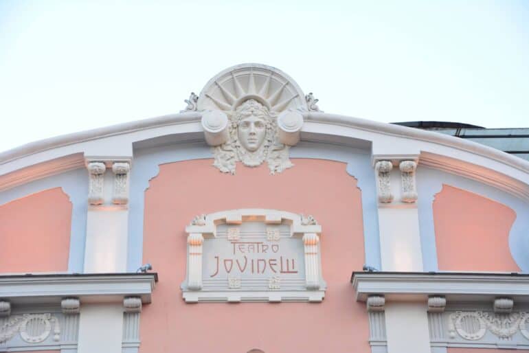 theatres and opera houses in rome