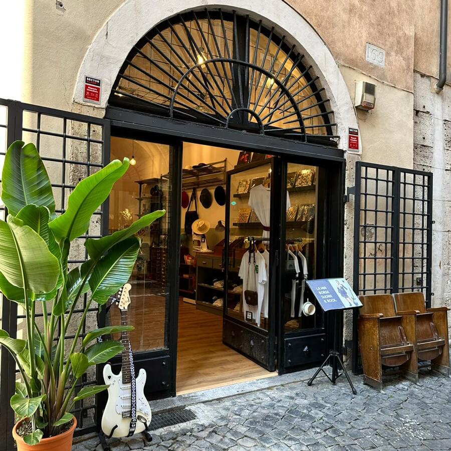 Streets of Rome: Via del Pellegrino